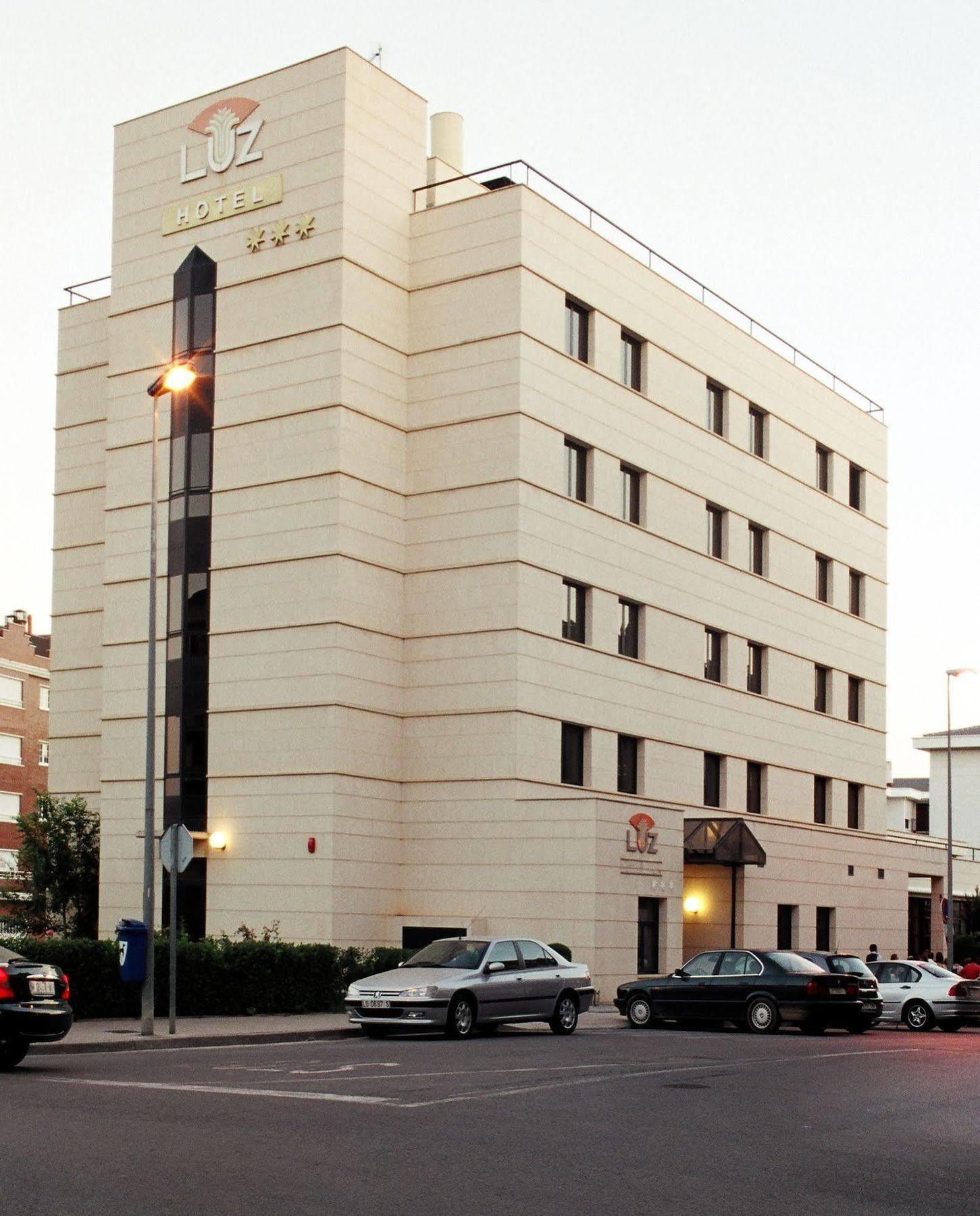 Luz Hotel Haro Bagian luar foto